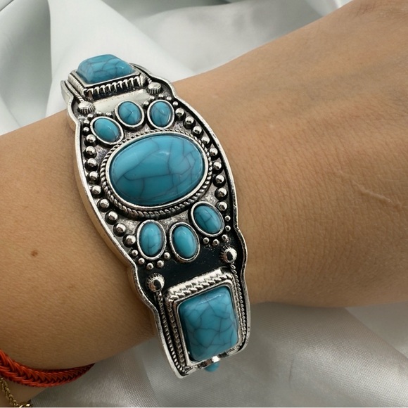 Vintage Antique Cuff Turquoise and Silver Women's Bracelet - Picture 5 of 8